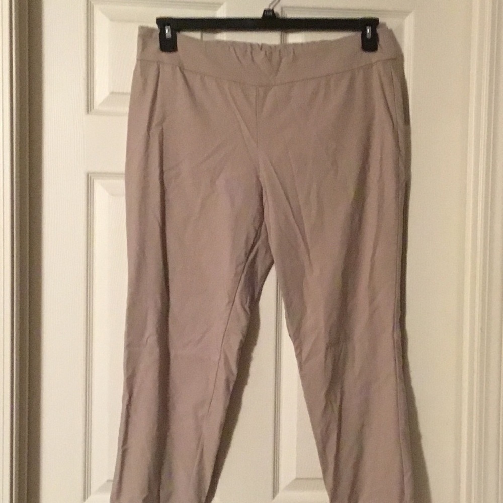 Khaki stretchy pant